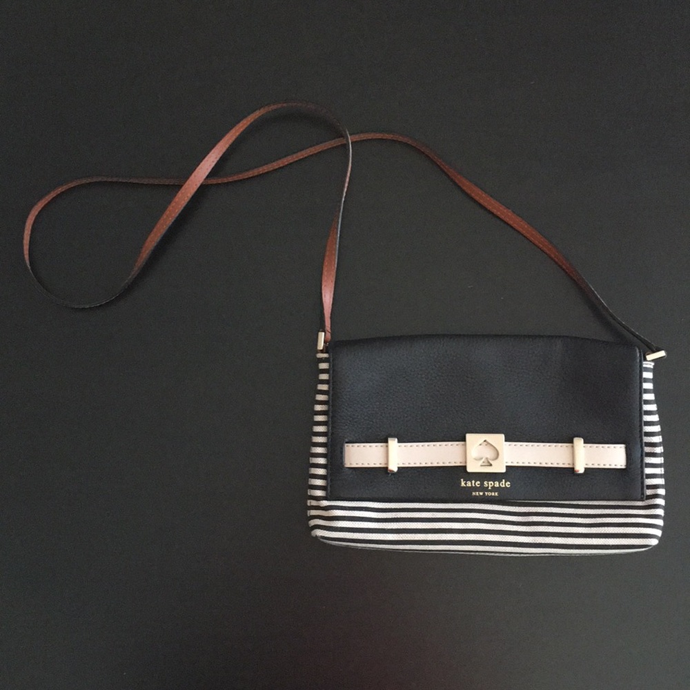 Kate Spade purse with dust bag. New!
